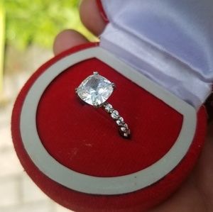 Brilliant white Sapphire 14k white gold ring